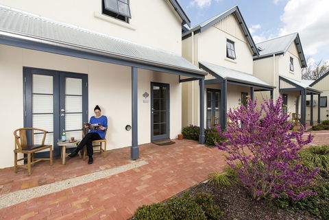 The Haus Studio Apartments - Accommodation Asia 1