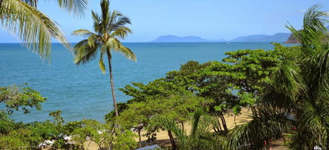 Roydon Beachfront Holiday Apartments - Accommodation Guide 1