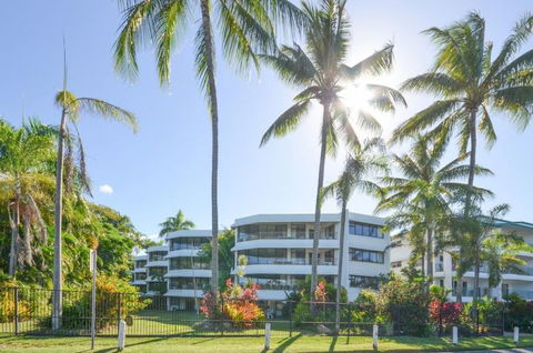 Roydon Beachfront Holiday Apartments - Accommodation Guide 5