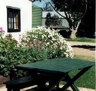 Dunalan Host Farm Cottage - Accommodation China