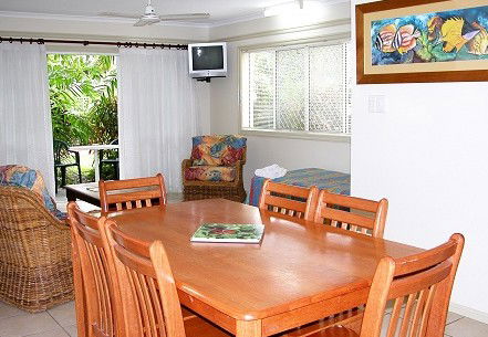 Cairns Queenslander - Accommodation China 2