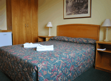 Meadowbrook Hotel - Accommodation Guide