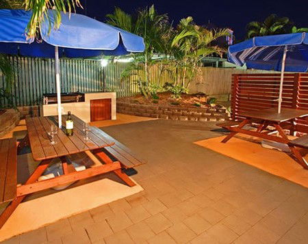 Coral Sea Apartments - Accommodation China 1