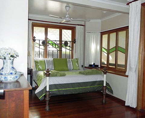 Airlie Waterfront Bed And Breakfast - Accommodation Guide 2