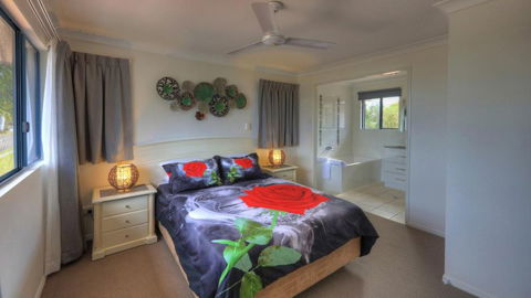 Dolphin Waters Holiday Apartments - Accommodation Guide 2