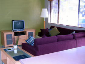 Beachside Court - Accommodation China 1