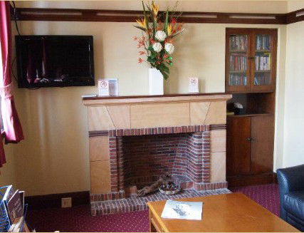 Boyles Hotel - Accommodation Guide 0