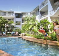 Flynns Beach Resort - Accommodation China