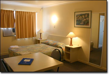 Earls Court Motor Inn - Accommodation Guide 2