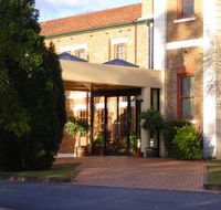 Monte Pio Motor Inn - Accommodation Guide