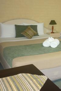 Reef Gateway Motor Inn - Accommodation China 0