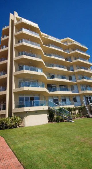 Foreshore Apartments, Mermaid Beach - Accommodation Guide 1