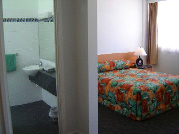 Baileys Hotel Motel - Accommodation Guide 0