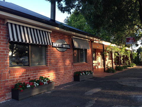 Moyhu Hotel - Accommodation Guide 0
