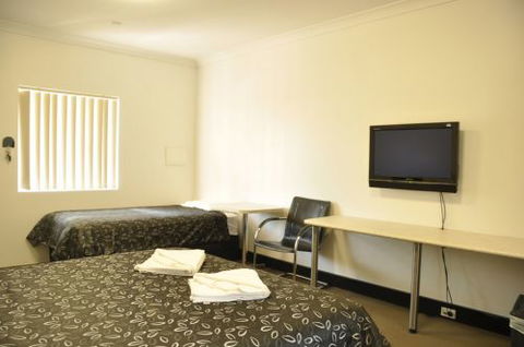 Pinjarra Resort  - Accommodation Guide 3