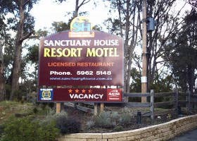 Sanctuary House Resort Motel - Healesville - Accommodation Guide 1