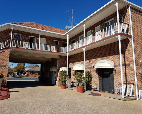 Golden Age Motor Inn - Accommodation Guide 2