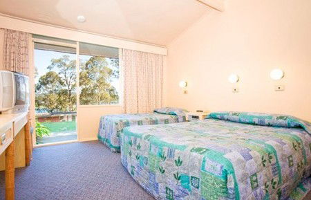 Bay Waters - Accommodation Asia 3