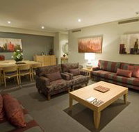 Royal On The Park - Accommodation Guide