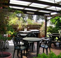 Lake Front Motel - Accommodation Guide