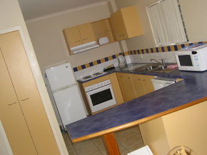 Nautilus Holiday Apartments - Accommodation China 4