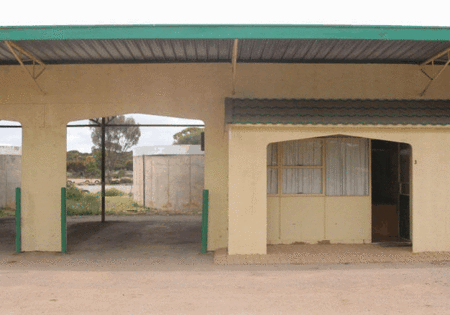 John Eyre Motel - Accommodation Guide 1