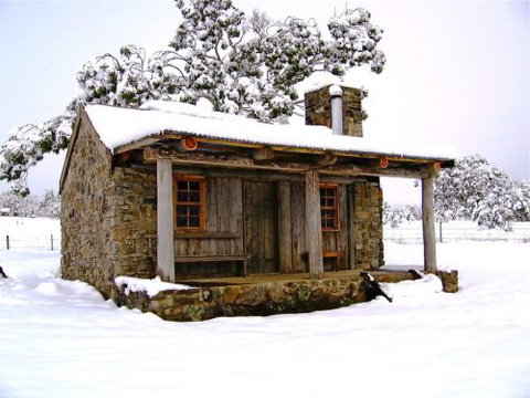 Moonbah Hut - Accommodation Guide 5