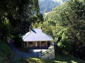 Bishops Adelaide Hills - The Waterfalls - Accommodation Asia 1
