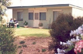 Oaklands Cottage - Accommodation Guide 0