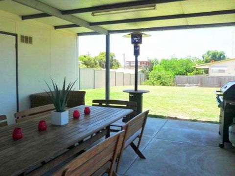 Lancelin Accommodation Service - Accommodation Guide 2