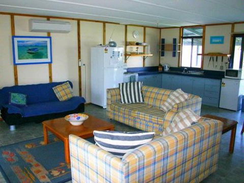 Lancelin Accommodation Service - Accommodation Guide 4