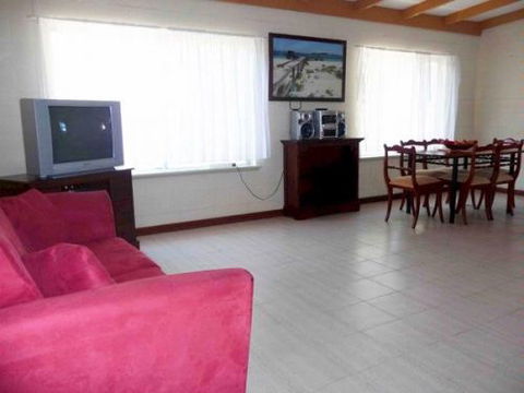Lancelin Accommodation Service - Accommodation Guide 6