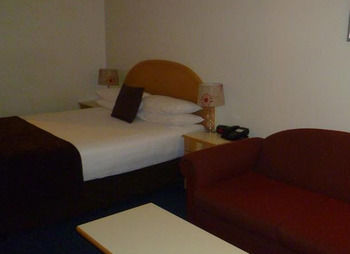 Quality Hotel Manor - Accommodation Guide 8