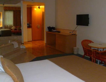 Quality Hotel Manor - Accommodation Guide 10