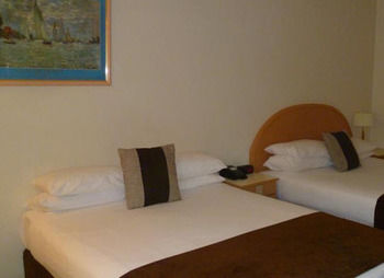 Quality Hotel Manor - Accommodation Guide 11