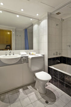 Quality Hotel Manor - Accommodation Guide 15