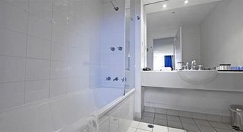 Park Regis Griffin Suites - Accommodation Asia 1