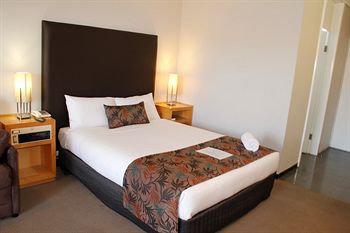 Sandown Regency - Accommodation Guide 0