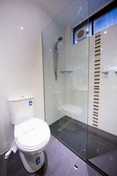 Sandown Regency - Accommodation Guide 4