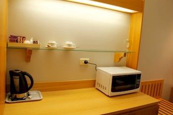 Sandown Regency - Accommodation Guide 9