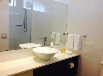 Sandown Regency - Accommodation Guide 28