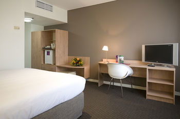 Ibis Melbourne Hotel And Apartments - Accommodation China 16