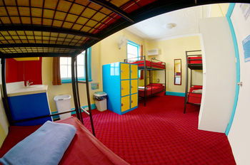Jolly Swagman Backpackers - Accommodation Guide 1