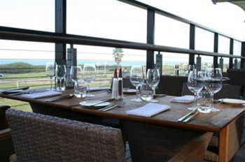 Caves Beachside Hotel - Accommodation Asia 13