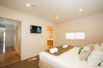 Caves Beachside Hotel - Accommodation Asia 18