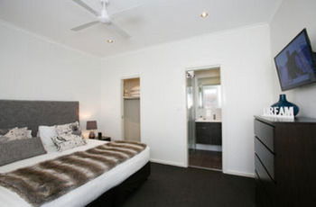 Caves Beachside Hotel - Accommodation Asia 19