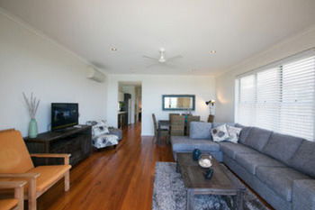 Caves Beachside Hotel - Accommodation Asia 46