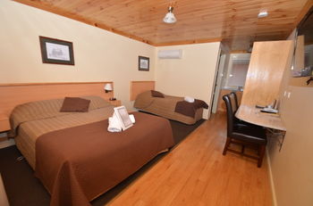 Black Gold Motel - Accommodation Asia 25