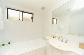 Waldorf Eastwood Residential Apartments - Accommodation Asia 8