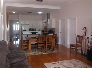 King Street Boutique Motel - Accommodation Guide 9